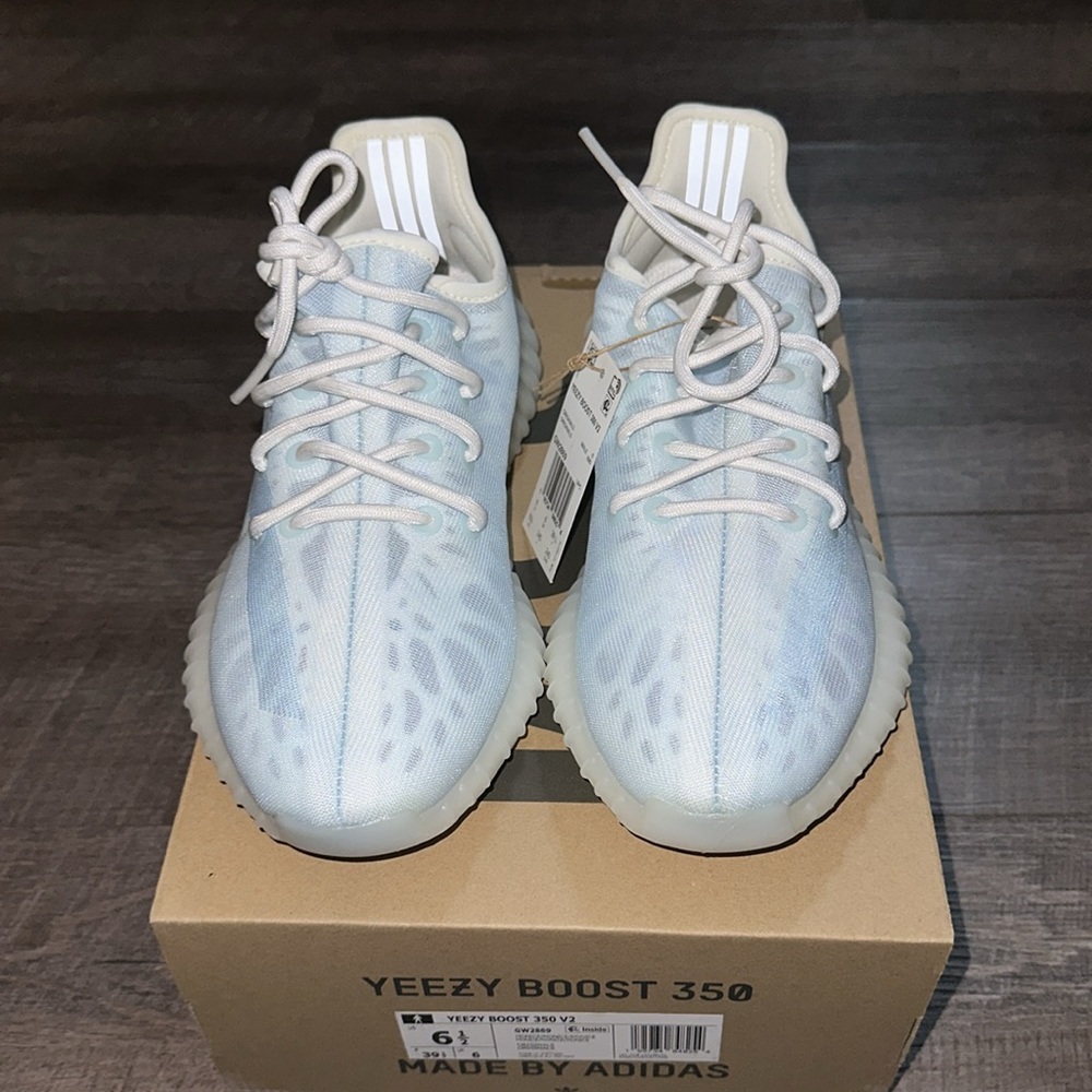 Yeezy Boost 350 V2 Monice